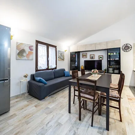 Rosa Apartment *